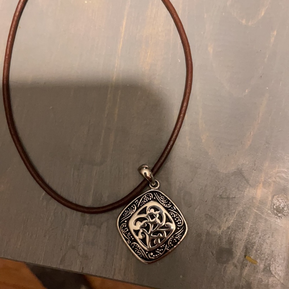 🌸Sheridan Necklace - Picture 2 of 2